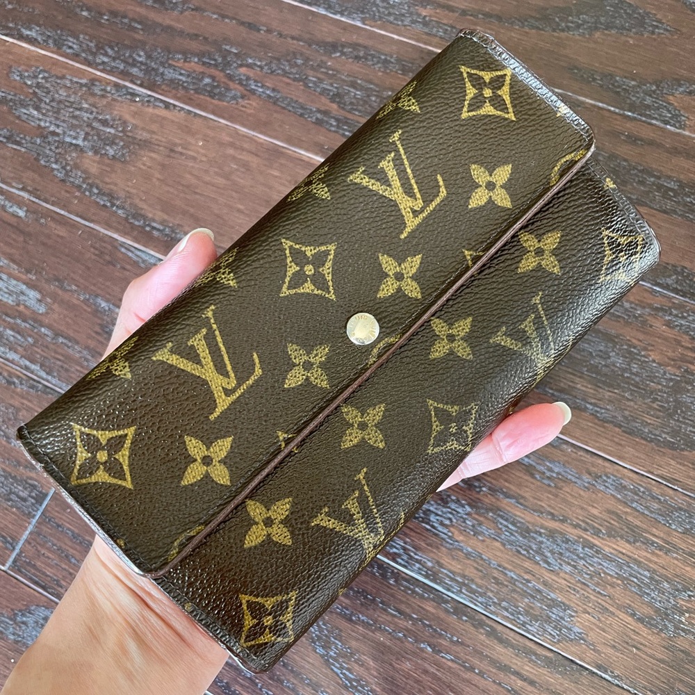 Authentic Louis Vuitton Sarah 10-card wallet